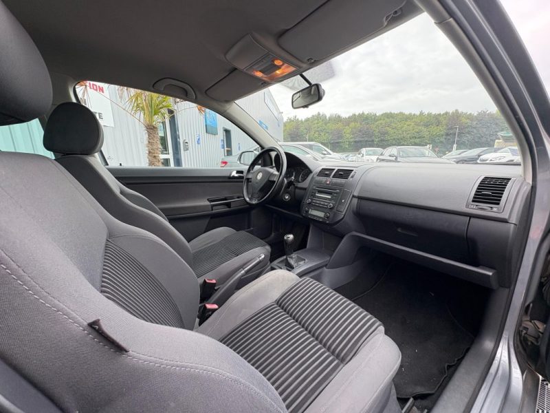 VOLKSWAGEN POLO 1.6L ESSENCE 105CV SPORTLINE GARANTIE 12 MOIS