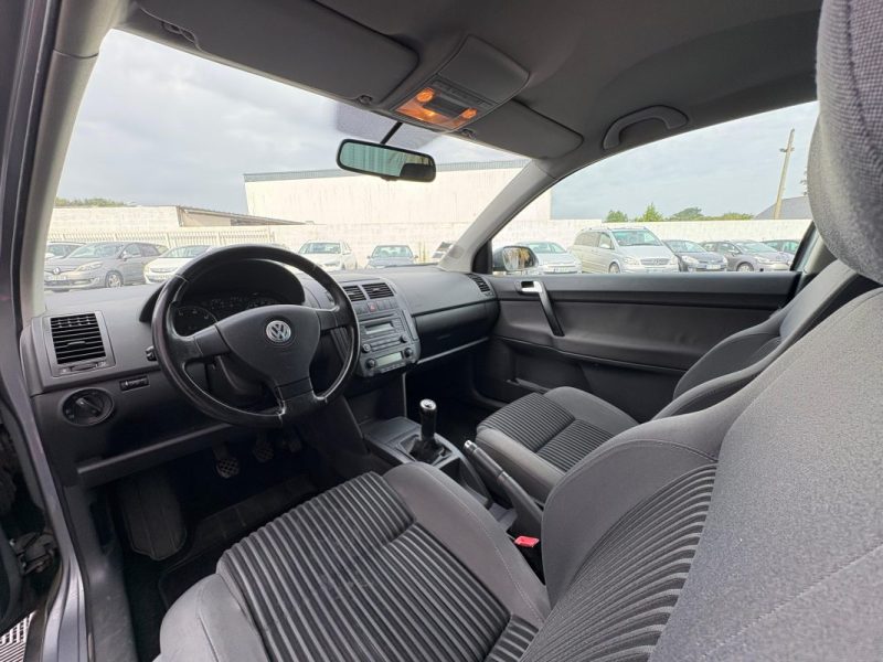 VOLKSWAGEN POLO 1.6L ESSENCE 105CV SPORTLINE GARANTIE 12 MOIS