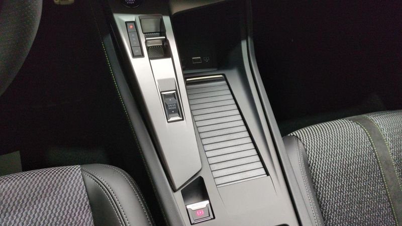 Peugeot 308 Bluehdi 130ch s&s eat8 gt + pack sensation