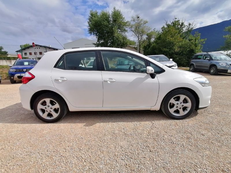 TOYOTA Auris - 100ch essence 1.33 Dual VVT-i