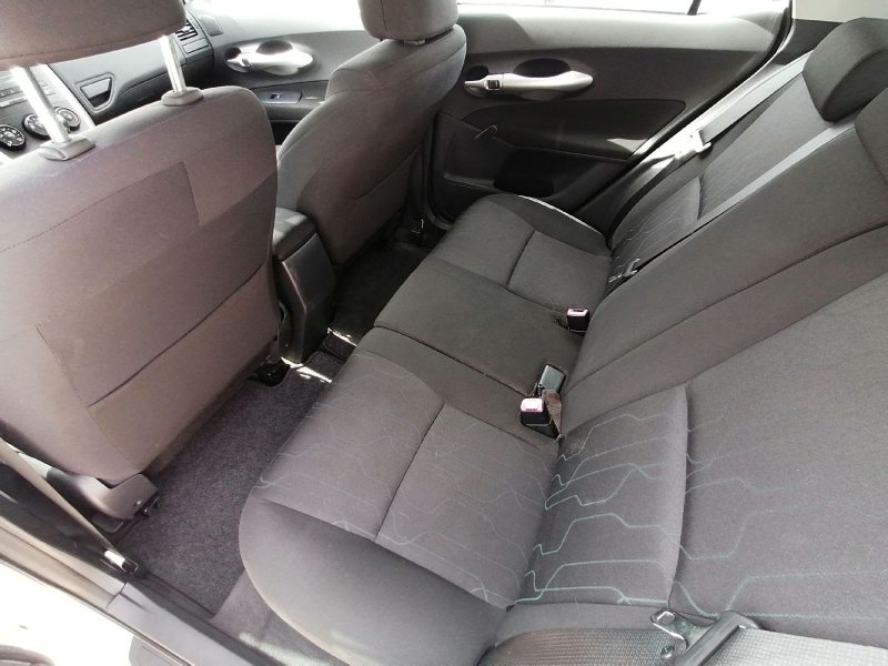 TOYOTA Auris - 100ch essence 1.33 Dual VVT-i