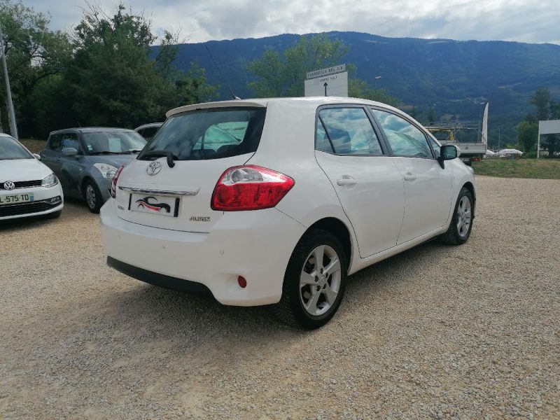 TOYOTA Auris - 100ch essence 1.33 Dual VVT-i
