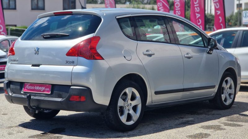 PEUGEOT 3008 2011