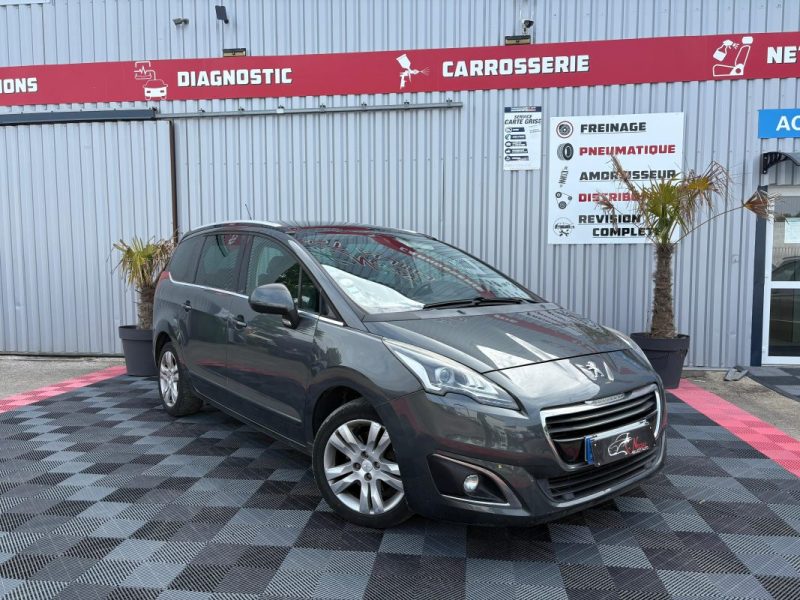 PEUGEOT 5008 2013