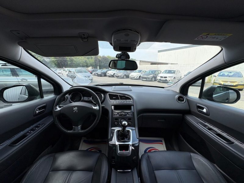 PEUGEOT 5008 2013
