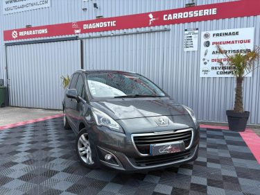 PEUGEOT 5008 2013