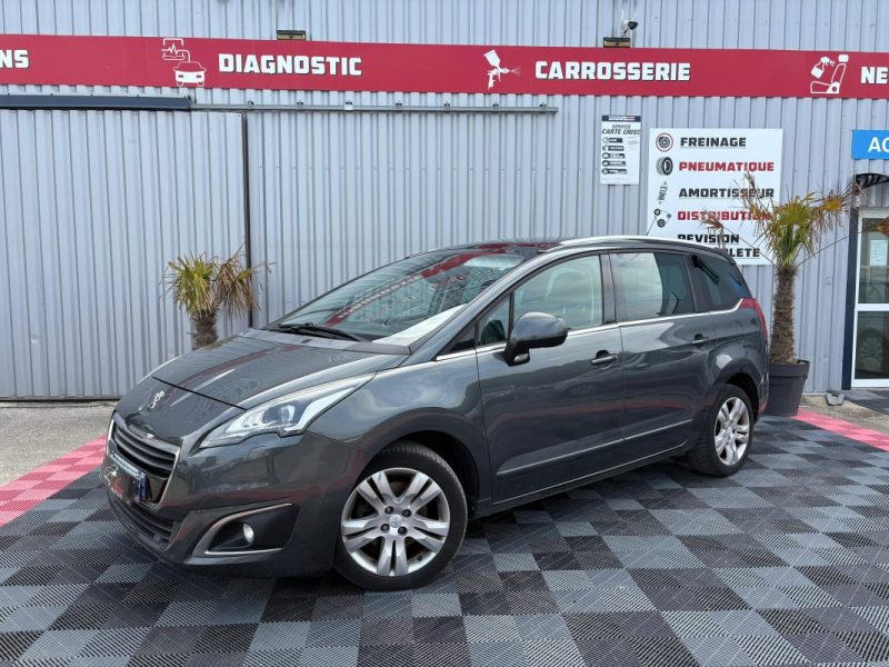 PEUGEOT 5008 2013