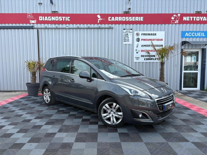 PEUGEOT 5008 2013