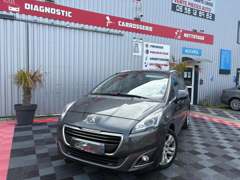 PEUGEOT 5008 2013