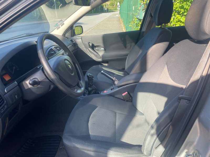 RENAULT LAGUNA II AUTHENTIQUE  1.6i 16V 112CV