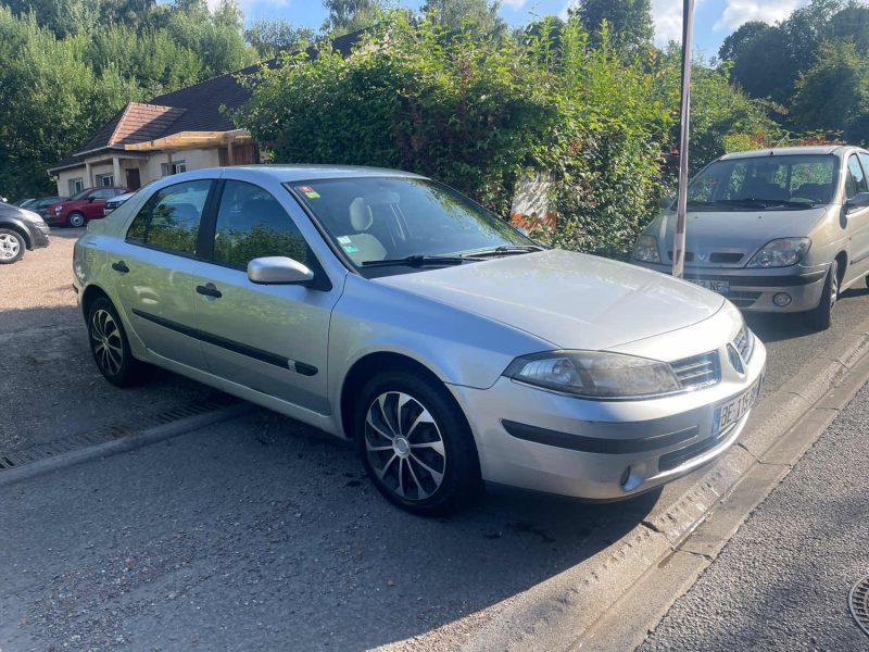 RENAULT LAGUNA II AUTHENTIQUE  1.6i 16V 112CV