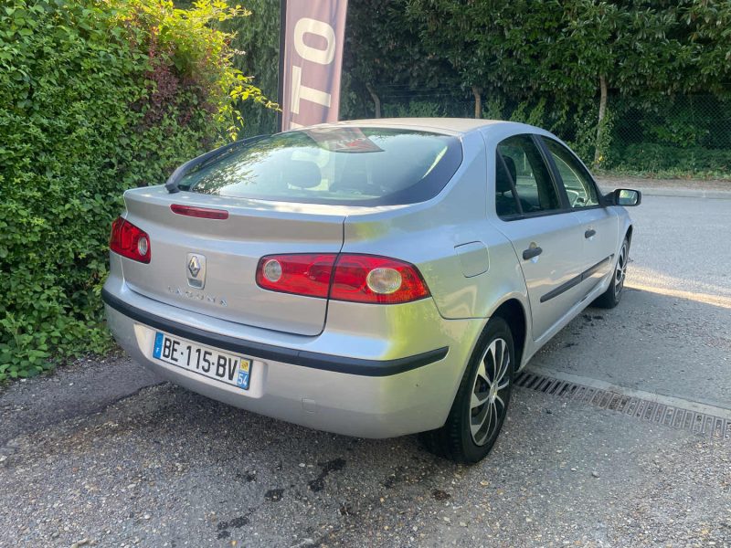 RENAULT LAGUNA II AUTHENTIQUE  1.6i 16V 112CV