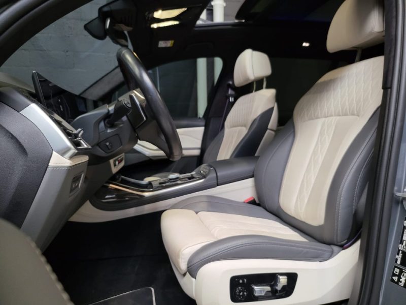 BMW X7 M60I 4.4i - 32V V8 BI-TURBO HYBRID XDRIVE M SPORT /TOIT OUVRANT /HARMAN KARDON