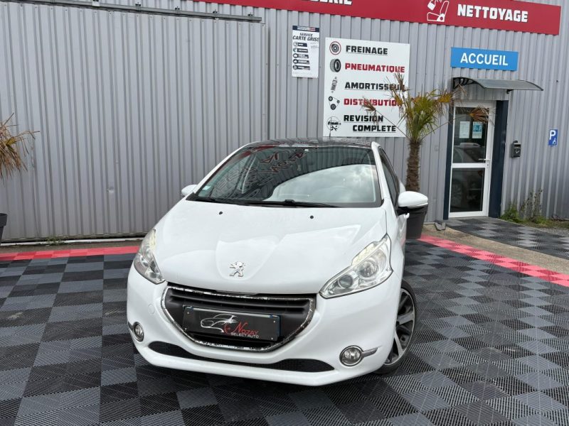 PEUGEOT 208 2012