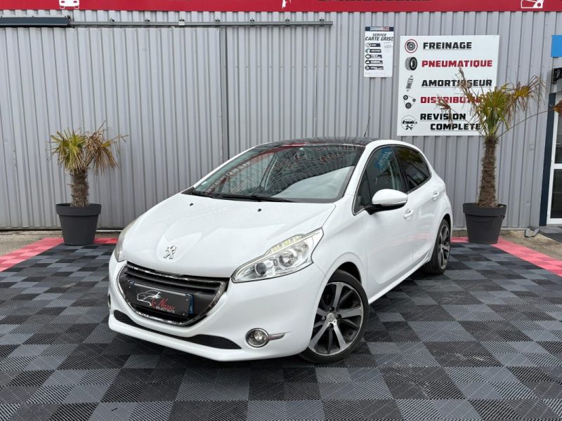 PEUGEOT 208 2012