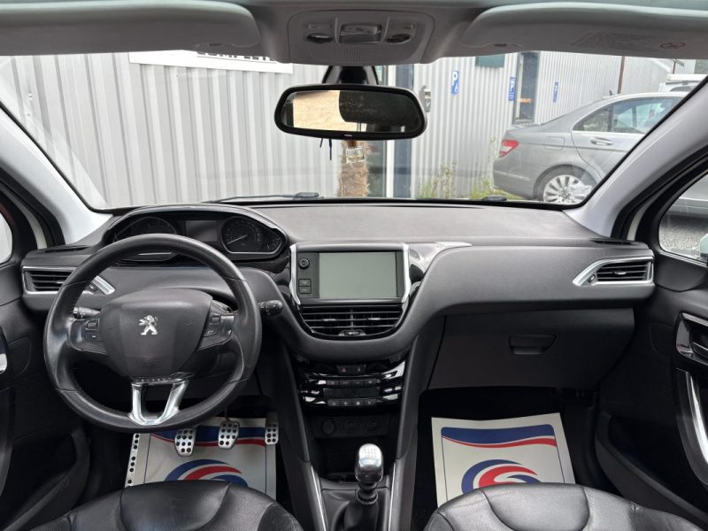 PEUGEOT 208 2012