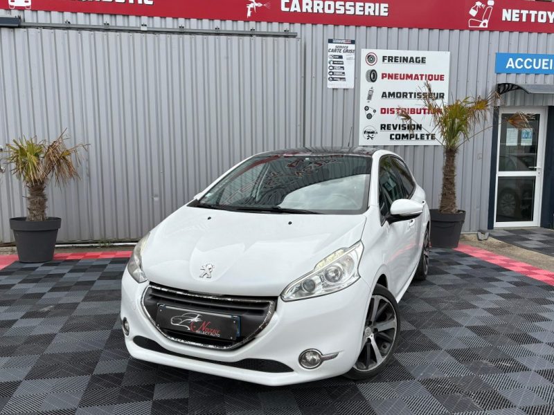 PEUGEOT 208 2012