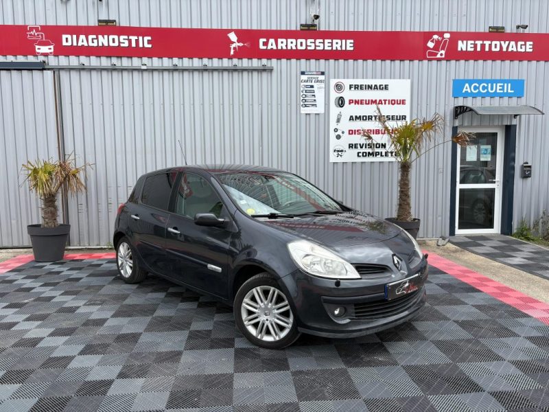RENAULT CLIO INITIALE 1.6 BVA GARANTIE 12 MOIS