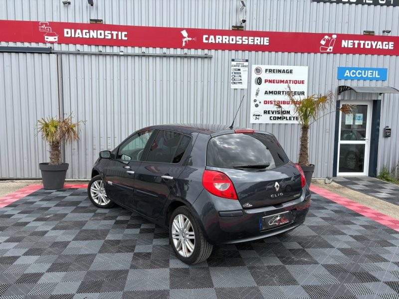 RENAULT CLIO INITIALE 1.6 BVA GARANTIE 12 MOIS