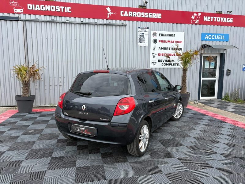 RENAULT CLIO INITIALE 1.6 BVA GARANTIE 12 MOIS