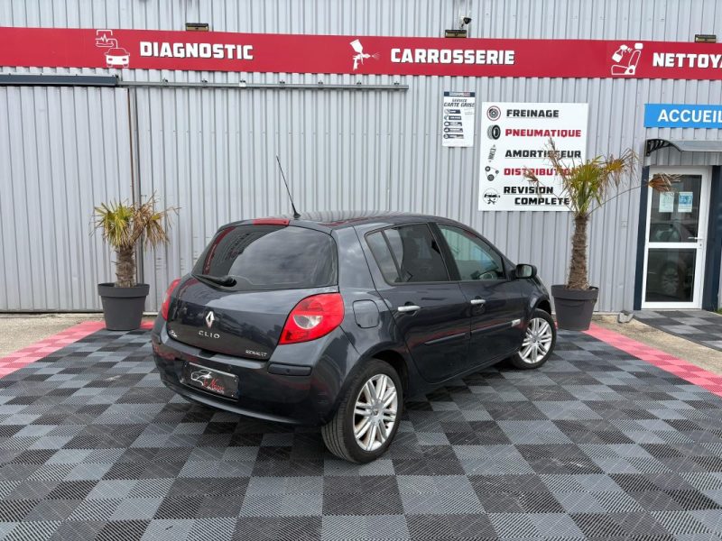 RENAULT CLIO INITIALE 1.6 BVA GARANTIE 12 MOIS