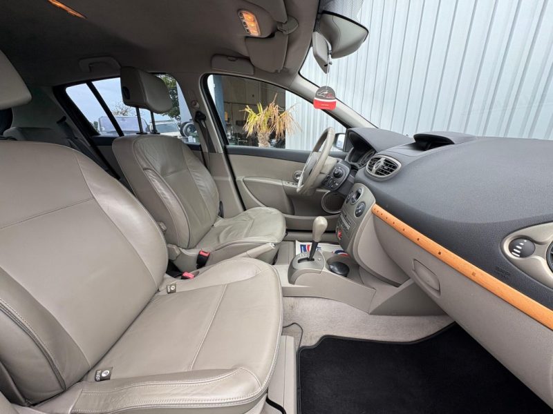 RENAULT CLIO INITIALE 1.6 BVA GARANTIE 12 MOIS