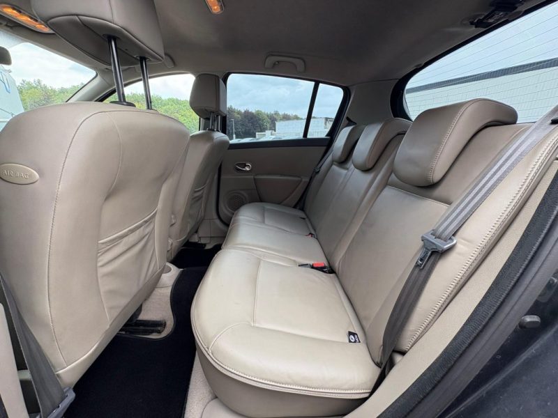 RENAULT CLIO INITIALE 1.6 BVA GARANTIE 12 MOIS