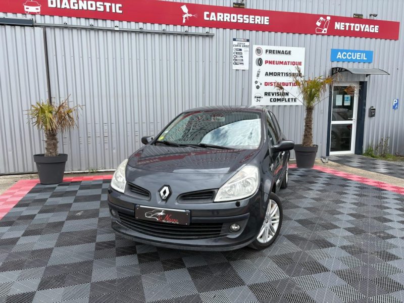 RENAULT CLIO INITIALE 1.6 BVA GARANTIE 12 MOIS