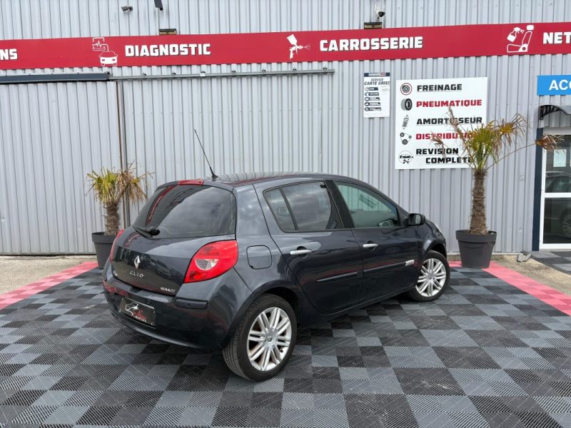 RENAULT CLIO INITIALE 1.6 BVA GARANTIE 12 MOIS