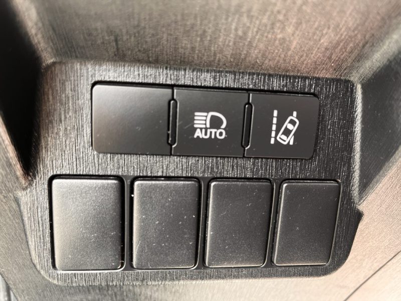 TOYOTA PRIUS PLUS 136h Dynamic Business TVA RECUPERABLE 04/2021