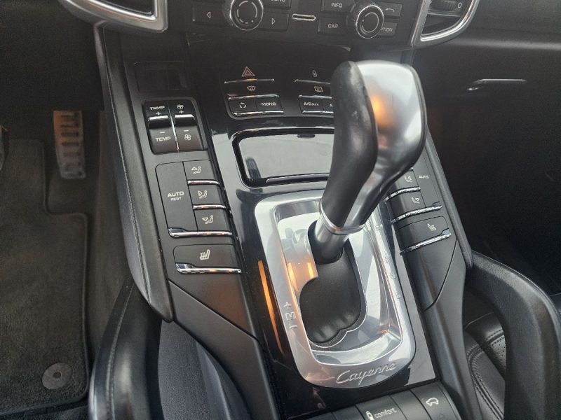 PORSCHE CAYENNE DIESEL 3.0D 245CH ANNEE 2011 165000KM GARANTIE 1 AN