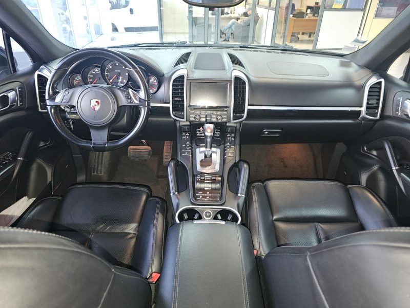 PORSCHE CAYENNE DIESEL 3.0D 245CH ANNEE 2011 165000KM GARANTIE 1 AN