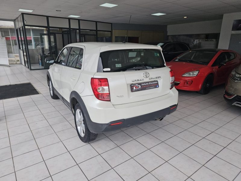 TOYOTA URBAN CRUISER 2010