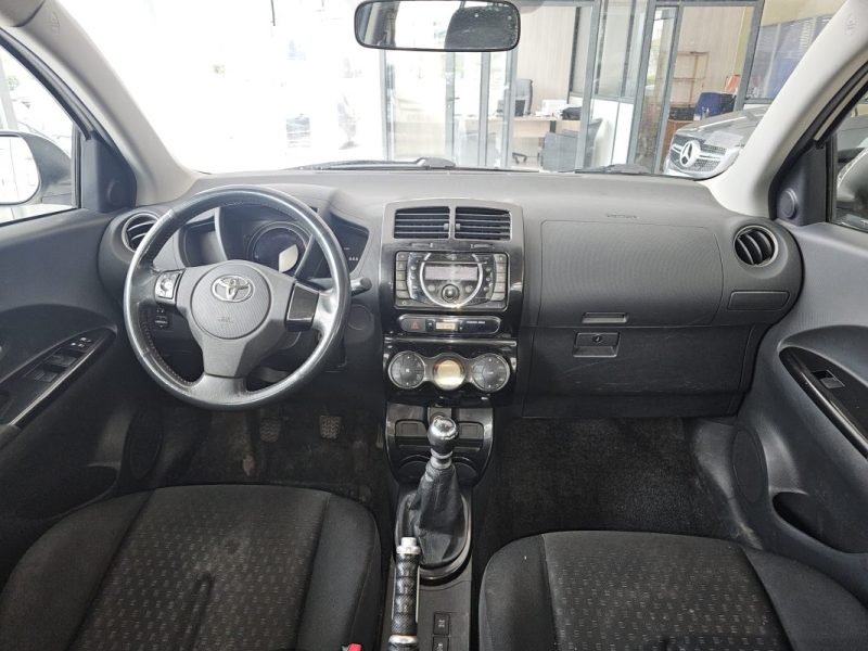 TOYOTA URBAN CRUISER 2010