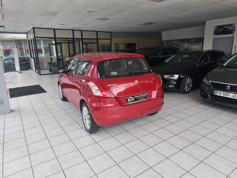 SUZUKI SWIFT 2011