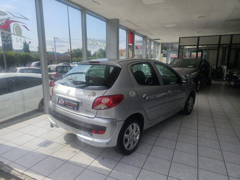 PEUGEOT 206+ 1.4 ESSENCE 73CH ANNEE2010 160000KM