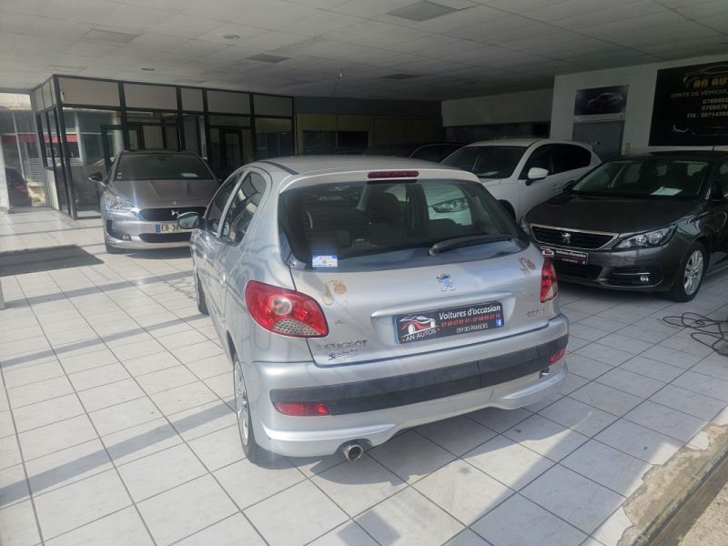 PEUGEOT 206+ 1.4 ESSENCE 73CH ANNEE2010 160000KM