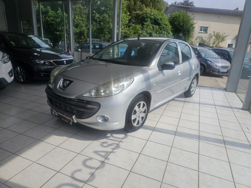 PEUGEOT 206+ 1.4 ESSENCE 73CH ANNEE2010 160000KM