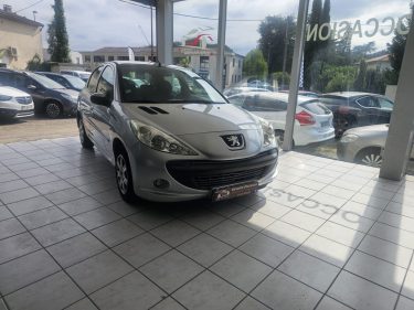 PEUGEOT 206+ 1.4 ESSENCE 73CH ANNEE2010 160000KM