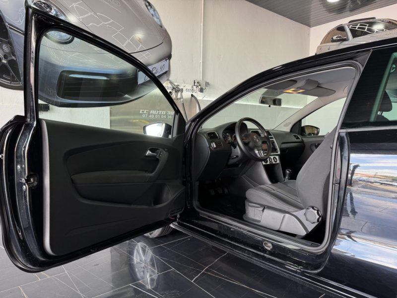 VOLKSWAGEN POLO 2013