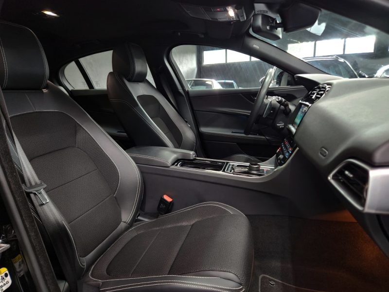 JAGUAR XE 2017 2.0t 200 R-SPORT BVA8*1°Main*VIRTUAL*CAMERA*MERIDIAN*