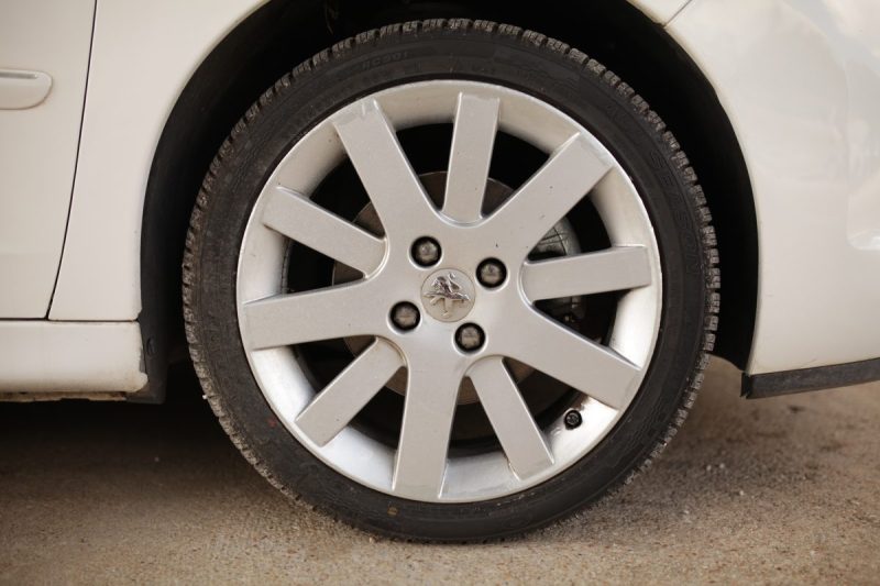 PEUGEOT 207 CC 112CH MODELE SPORT BACK GARANTIE 12 MOIS