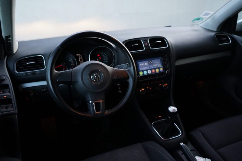 VOLKSWAGEN GOLF 2010