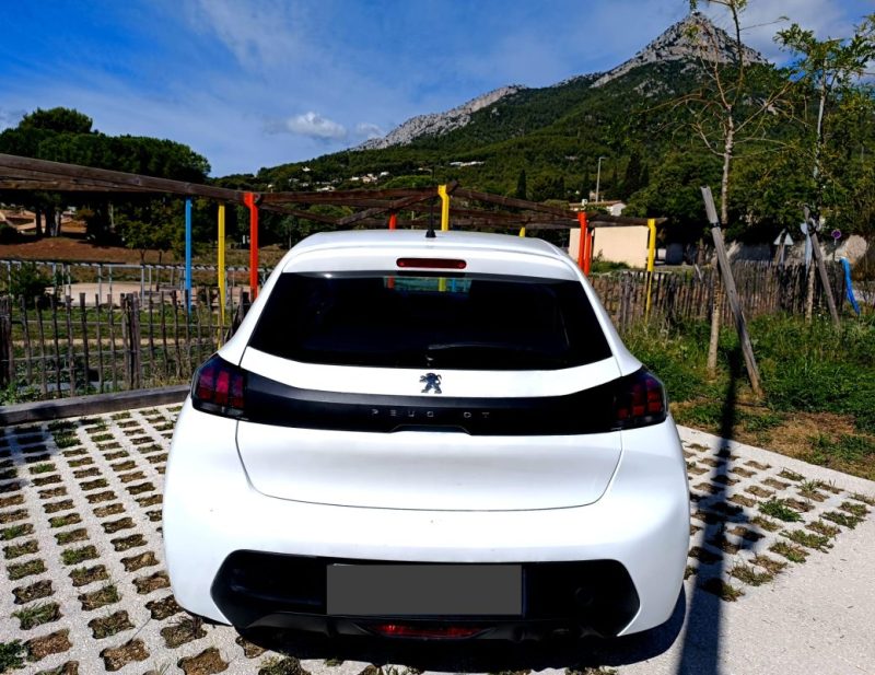 Peugeot 208 75 S&S BVM5, 4 cv, 5 portes, PME 02/2020, garantie 3 mois.