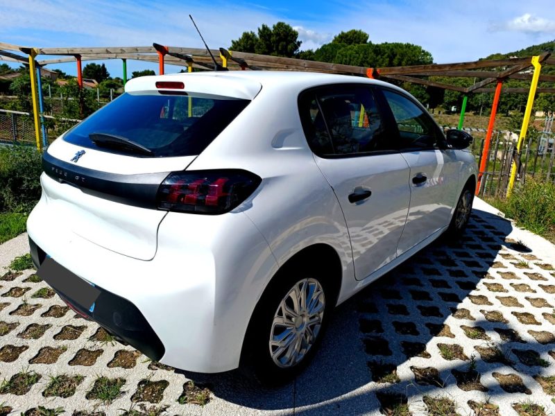 Peugeot 208 75 S&S BVM5, 4 cv, 5 portes, PME 02/2020, garantie 3 mois.