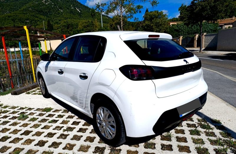 Peugeot 208 75 S&S BVM5, 4 cv, 5 portes, PME 02/2020, garantie 3 mois.