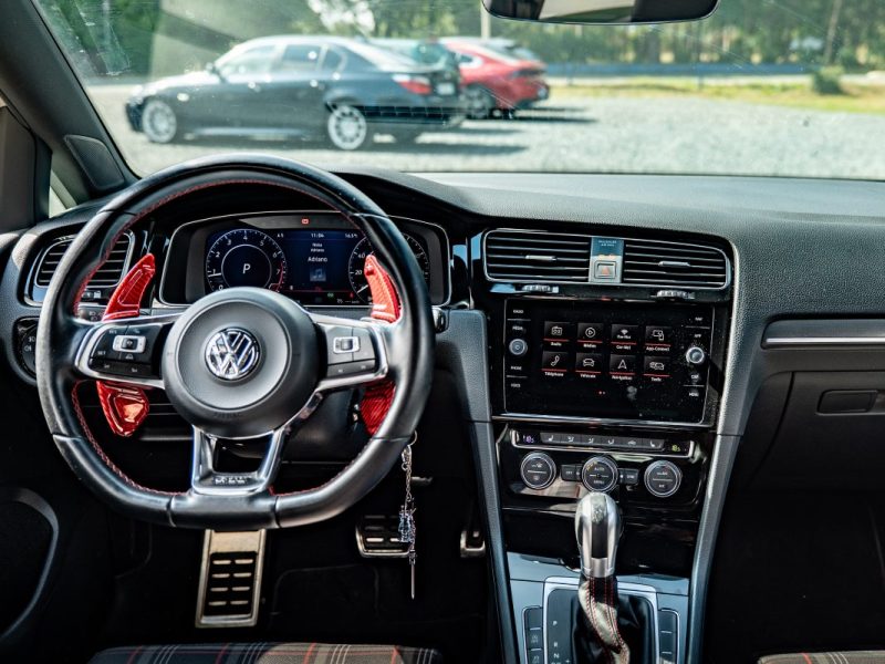 VOLKSWAGEN GOLF 2017