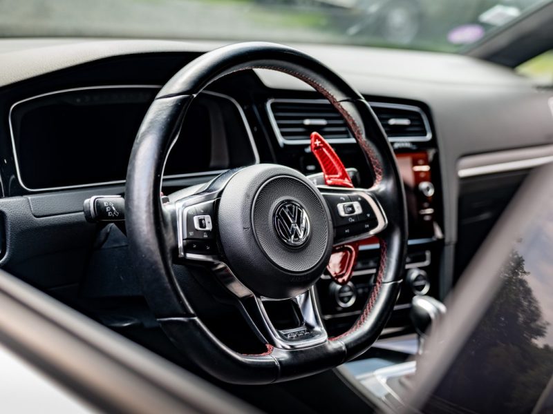 VOLKSWAGEN GOLF 2017