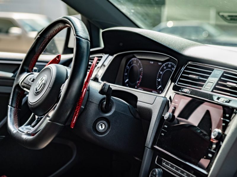 VOLKSWAGEN GOLF 2017