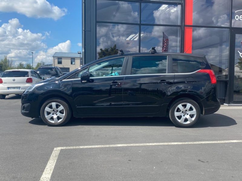 Peugeot  5008 1.6 BlueHDi 120ch 7PL 🚙 1ère main / Suivi complet ✅ / Embrayage neuf 🔧 / Garantie✅